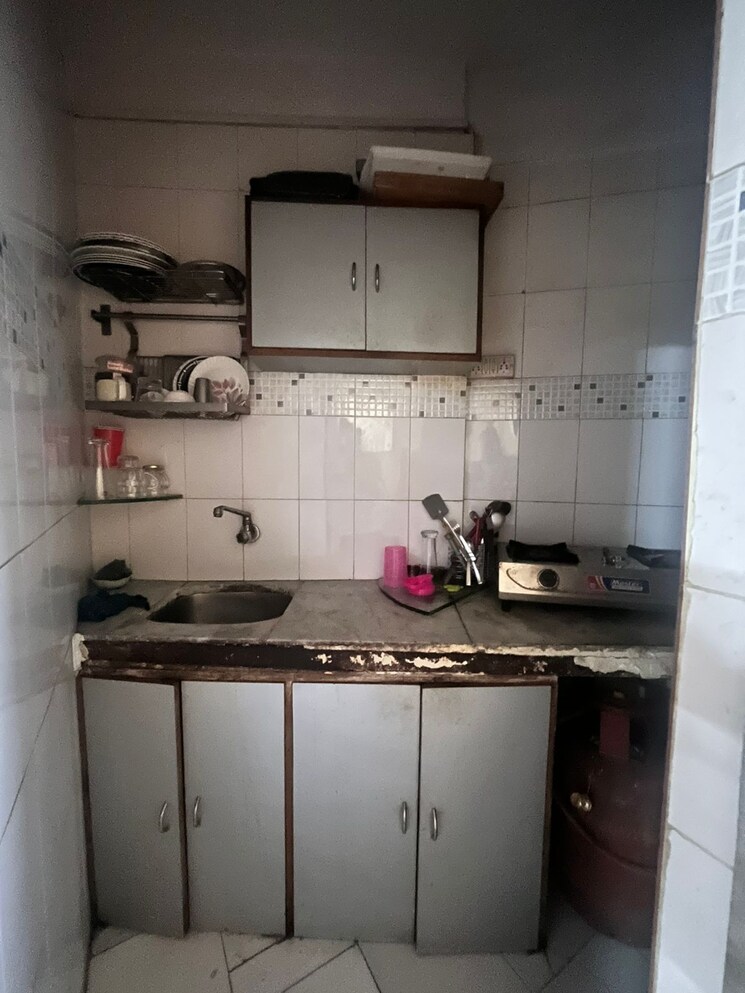 Kitchen, andheri west 1.5 Bedroom 600 Sq.Ft. Apartment In Andheri West Mumbai 8799650