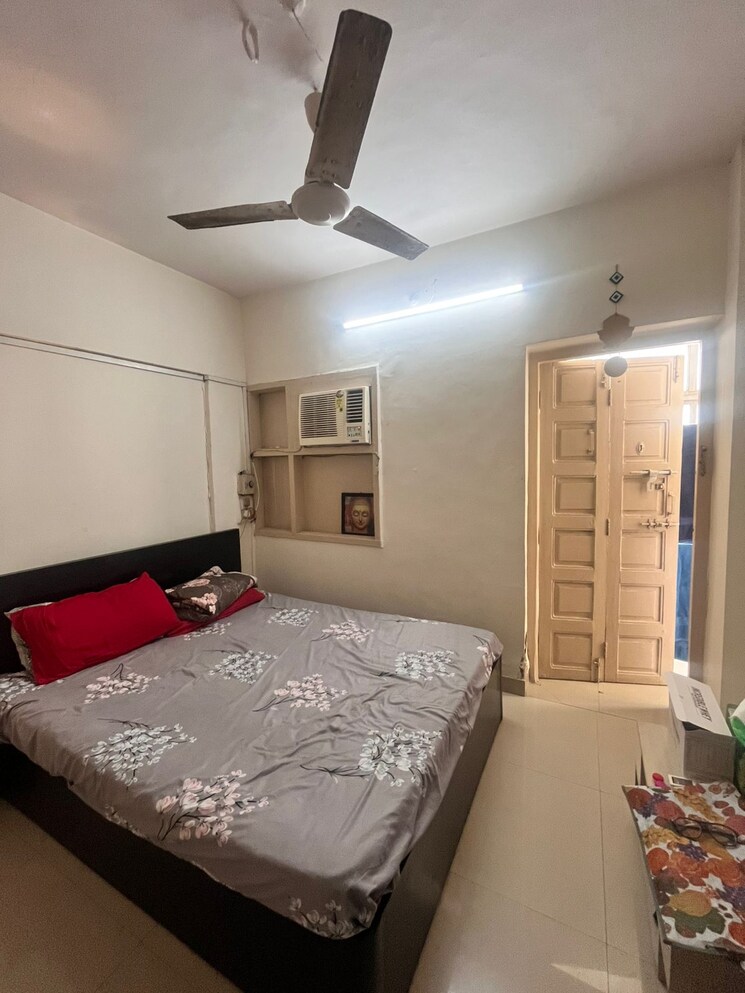 Bedroom, andheri west 1.5 Bedroom 600 Sq.Ft. Apartment In Andheri West Mumbai 8799650