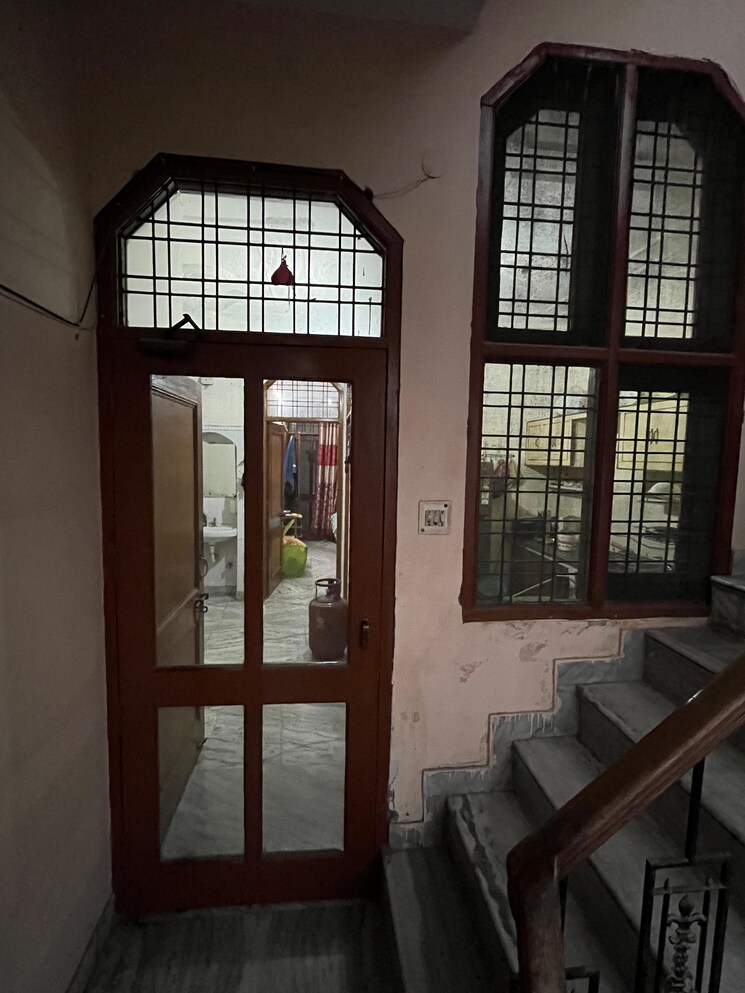 undefined, sector 9a 2 Bedroom 700 Sq.Ft. Independent House In Sector 9a Gurgaon 8799649