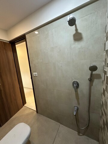 Furnished Amenities in 2 BHK Apartment at Supreme 19, Lokhandwala – for Rent