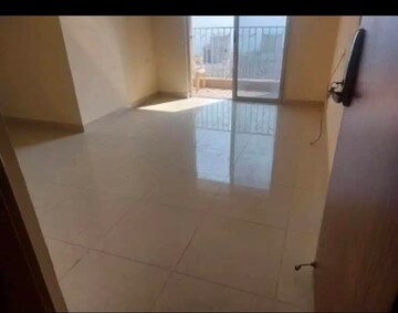 Room in 2.5 BHK Apartment at Amanora Trendy Homes, Hadapsar – for Sale