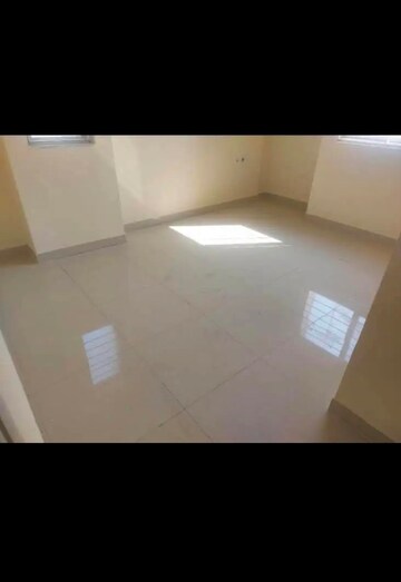 Room in 2.5 BHK Apartment at Amanora Trendy Homes, Hadapsar – for Sale
