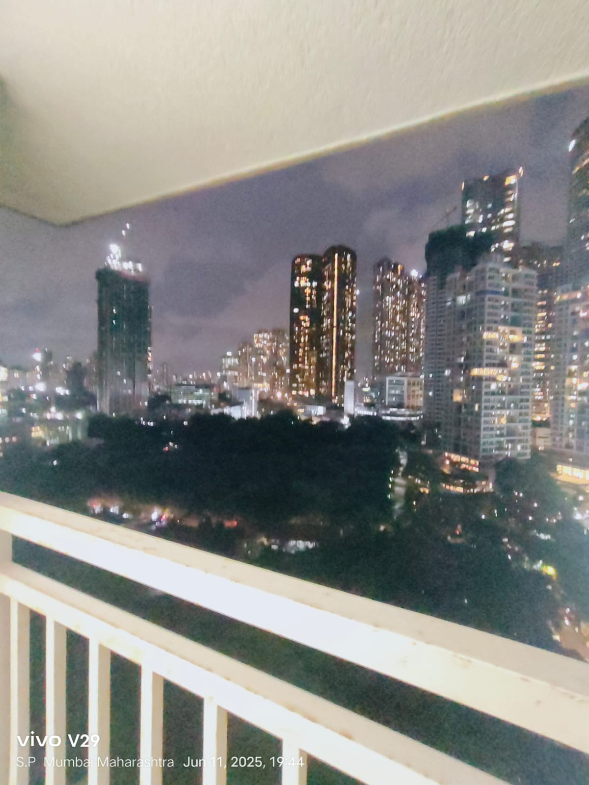 1 BHK + Pooja Room Apartment For Rent in Akshay Tower