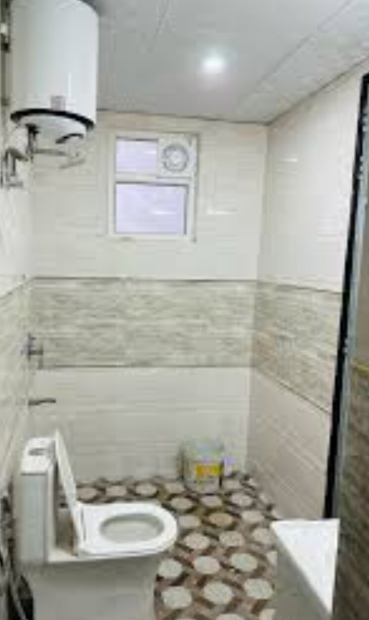 Bathroom, saket 2 Bedroom 700 Sq.Ft. Builder Floor In Saket Delhi 8799704