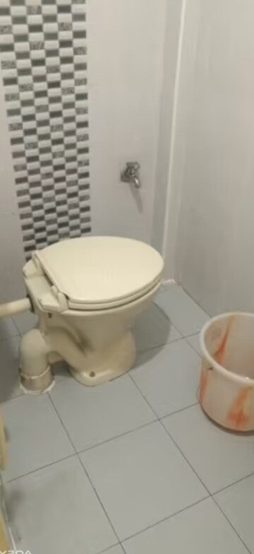 Attached Bathroom in 2 BHK Builder Floor at Saket – for Rent