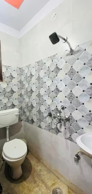 Bathroom in 1 BHK Builder Floor at Saket – for Rent