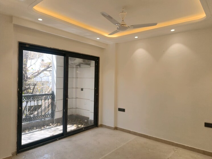 Room, navjeevan vihar 4 Bedroom 265 Sq.Yd. Builder Floor In Navjeevan Vihar Delhi 8799712