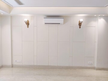 Room in 4 BHK Builder Floor at Sarvodaya Enclave – for Rent
