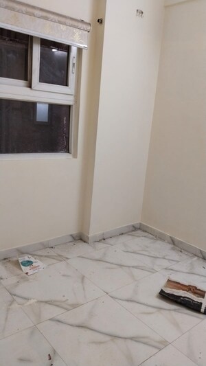 Room in 2.5 BHK Apartment at Sethi Max Royale, Sector 76 – for Sale