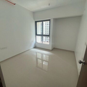 Room in 2 BHK Apartment at Kalpataru Immensa, Kolshet Industrial Area – for Rent
