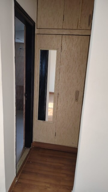 Room in 2 BHK Apartment at Supertech Cape Town, Sector 74 – for Sale