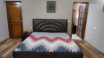 Bedroom in 2.5 BHK Apartment at Vatika City, Sector 49 – for Rent