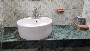 Bathroom in 2.5 BHK Apartment at Vatika City, Sector 49 – for Rent