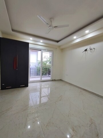 Room in 3 BHK Apartment at Sector 2 – for Rent