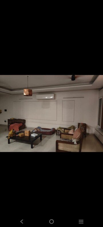 Master Bedroom in 2.5 BHK Builder Floor at Eros Rosewood City, Sector 49 – for Rent