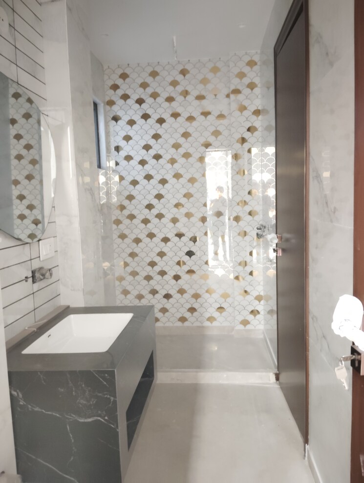 Bathroom, prachin-apartment 3 Bedroom 1350 Sq.Ft. Apartment In Paschim Vihar Delhi 8799821