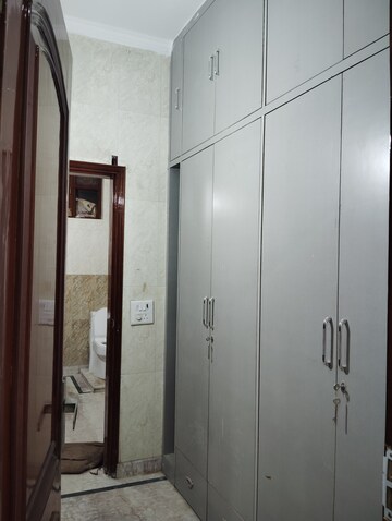  2.5 BHK Apartment at Navbharat Apartments, Paschim Vihar – for Rent