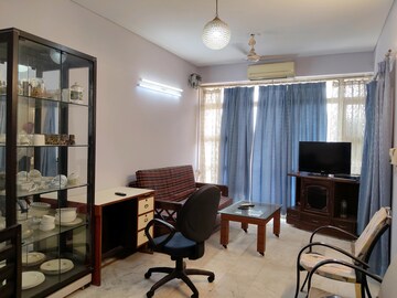 Living Room in 2 BHK Builder Floor at Unitech South City II, Sector 50 – for Rent