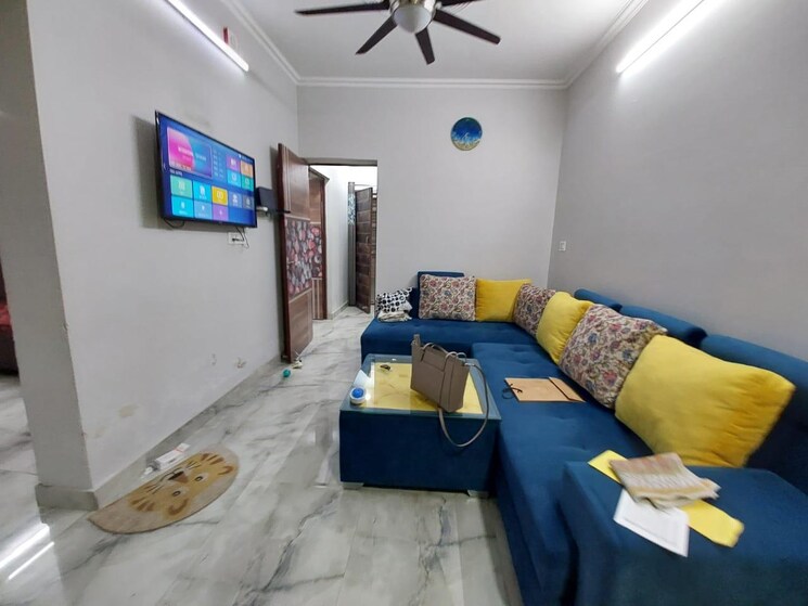 Living Room, priyadarshni-apartments 2.5 Bedroom 1000 Sq.Ft. Apartment In Paschim Vihar Delhi 8799848