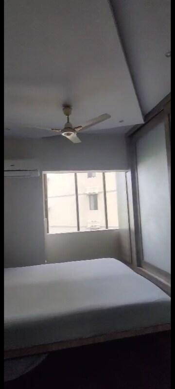 Room in 2 BHK Apartment at Venus CHS Worli, Worli – for Rent