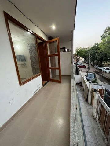 Balcony in 2 BHK Builder Floor at Sector 40 – for Rent