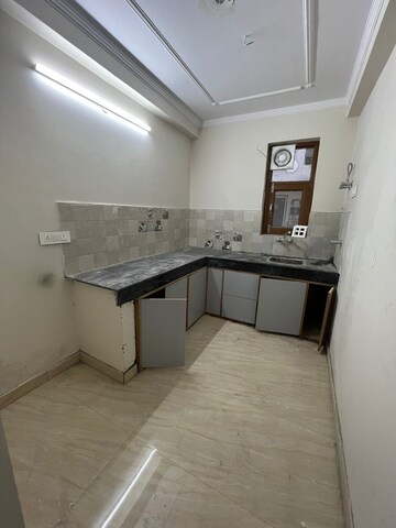Kitchen in 2 BHK Builder Floor at Sector 40 – for Rent