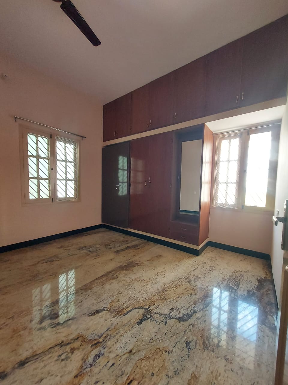 3 BHK + Pooja Room Builder Floor For Rent in Ravi House 