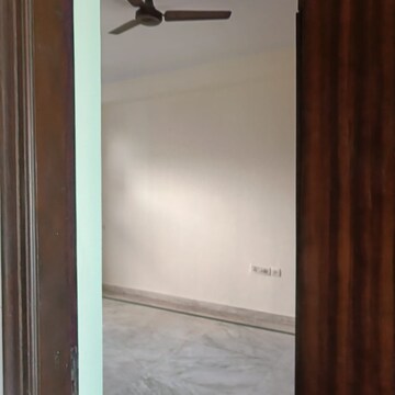 Room in 2 BHK Builder Floor at Huda Staff Colony, Sector 46 – for Rent
