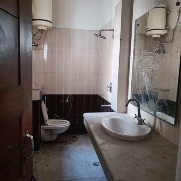 Bathroom in 2 BHK Builder Floor at Huda Staff Colony, Sector 46 – for Rent