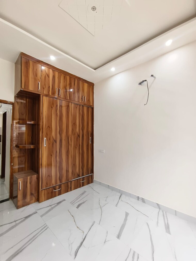 Room, sector 126 3 Bedroom 102 Sq.Yd. Independent House In Sector 126 Mohali 8799968