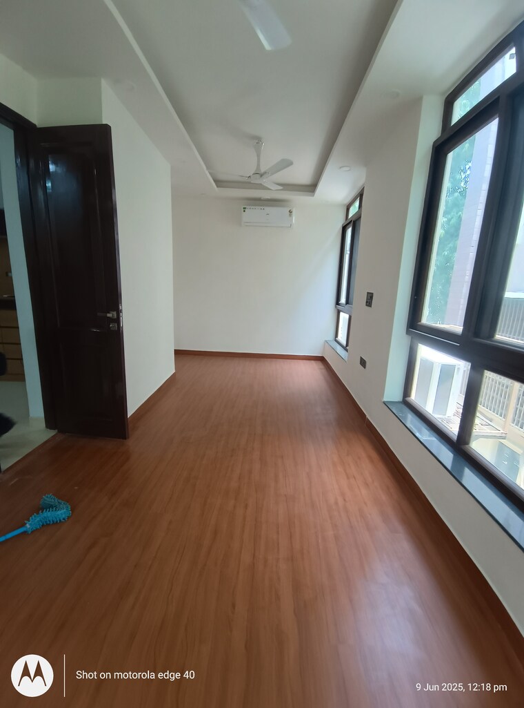 undefined, lajpat nagar iii 5 Bedroom 400 Sq.Yd. Builder Floor In Lajpat Nagar Iii Delhi 8799988