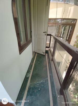 Furnished Amenities in 5 BHK Builder Floor at Lajpat Nagar Iii – for Sale