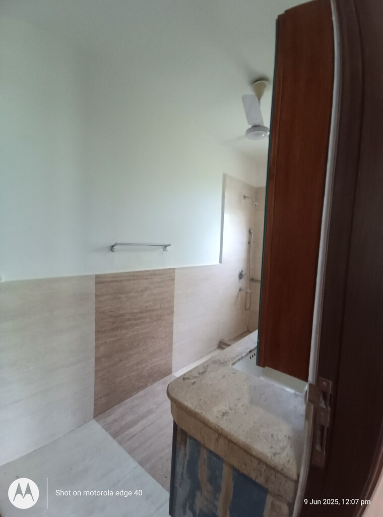 undefined, lajpat nagar iii 5 Bedroom 400 Sq.Yd. Builder Floor In Lajpat Nagar Iii Delhi 8799988