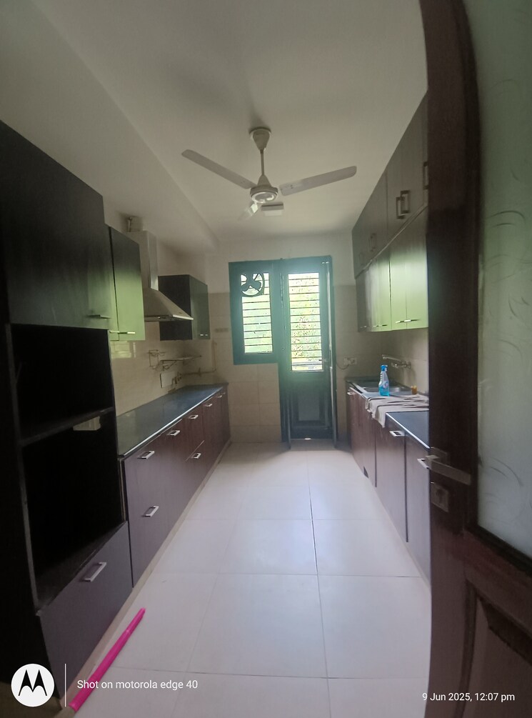 Master Bedroom, lajpat nagar iii 5 Bedroom 400 Sq.Yd. Builder Floor In Lajpat Nagar Iii Delhi 8799988