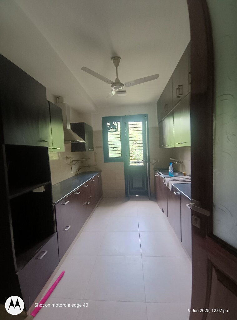 Master Bedroom, lajpat nagar iii 5 Bedroom 400 Sq.Yd. Builder Floor In Lajpat Nagar Iii Delhi 8799988