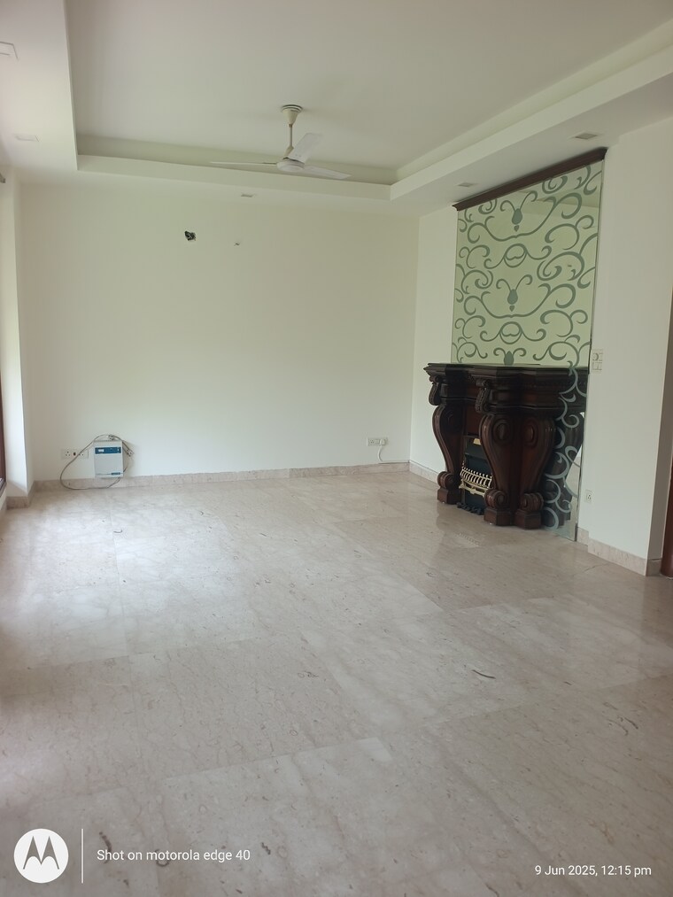 undefined, lajpat nagar iii 5 Bedroom 400 Sq.Yd. Builder Floor In Lajpat Nagar Iii Delhi 8799988