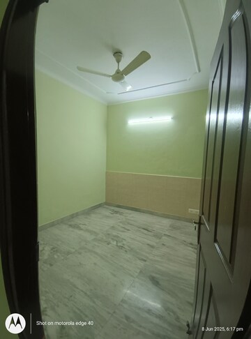 Room in 2 BHK Builder Floor at Malviya Nagar – for Rent