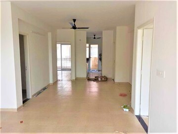 Room in 3 BHK Apartment at Sushma Valencia, International Airport Road – for Rent