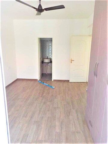 Room in 3 BHK Apartment at Sushma Valencia, International Airport Road – for Rent