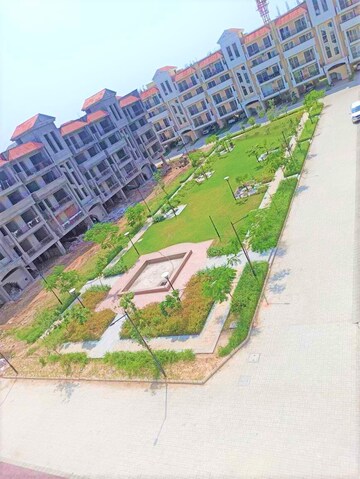 Master Plan in 3 BHK Apartment at Sushma Valencia, International Airport Road – for Rent