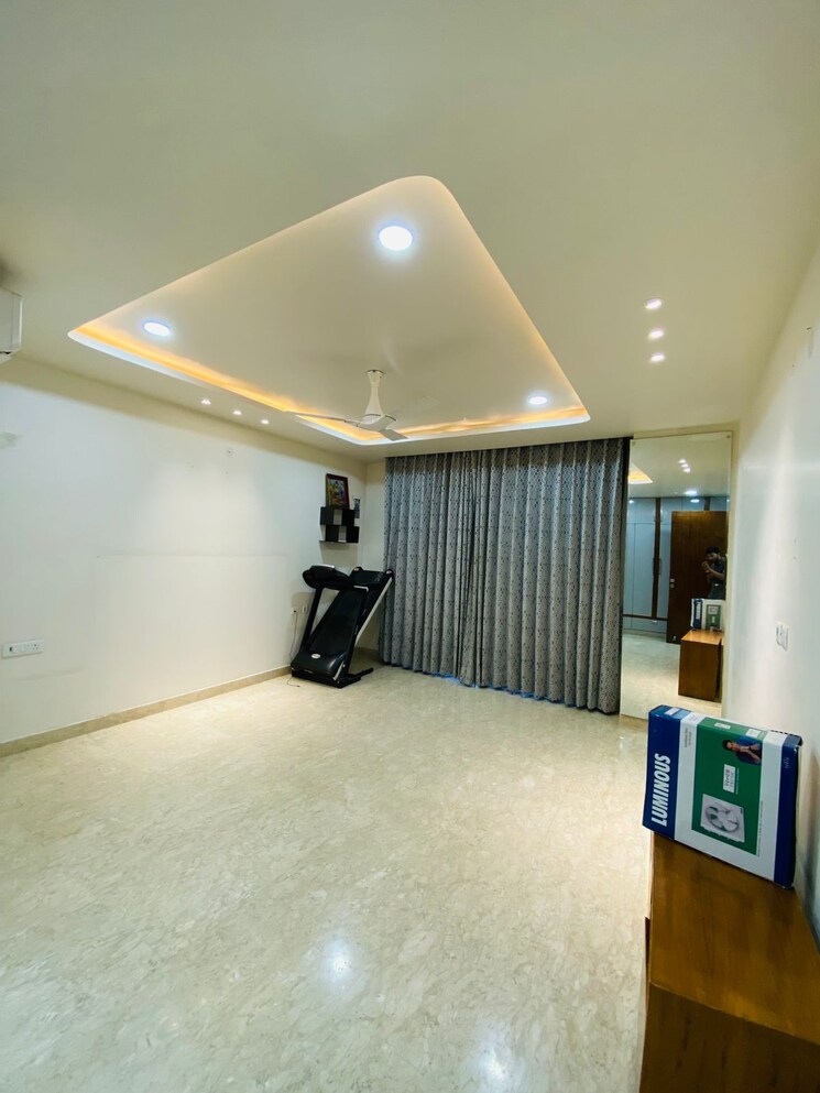 Room, uppal-southend 4 Bedroom 3200 Sq.Ft. Builder Floor In Sector 49 Gurgaon 8800010