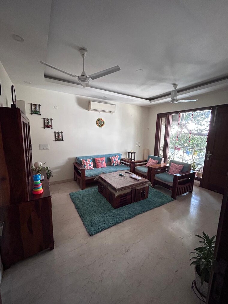 Master Bedroom, dayanand colony 6+ Bedroom 4500 Sq.Ft. Independent House In Dayanand Colony Delhi 8800066