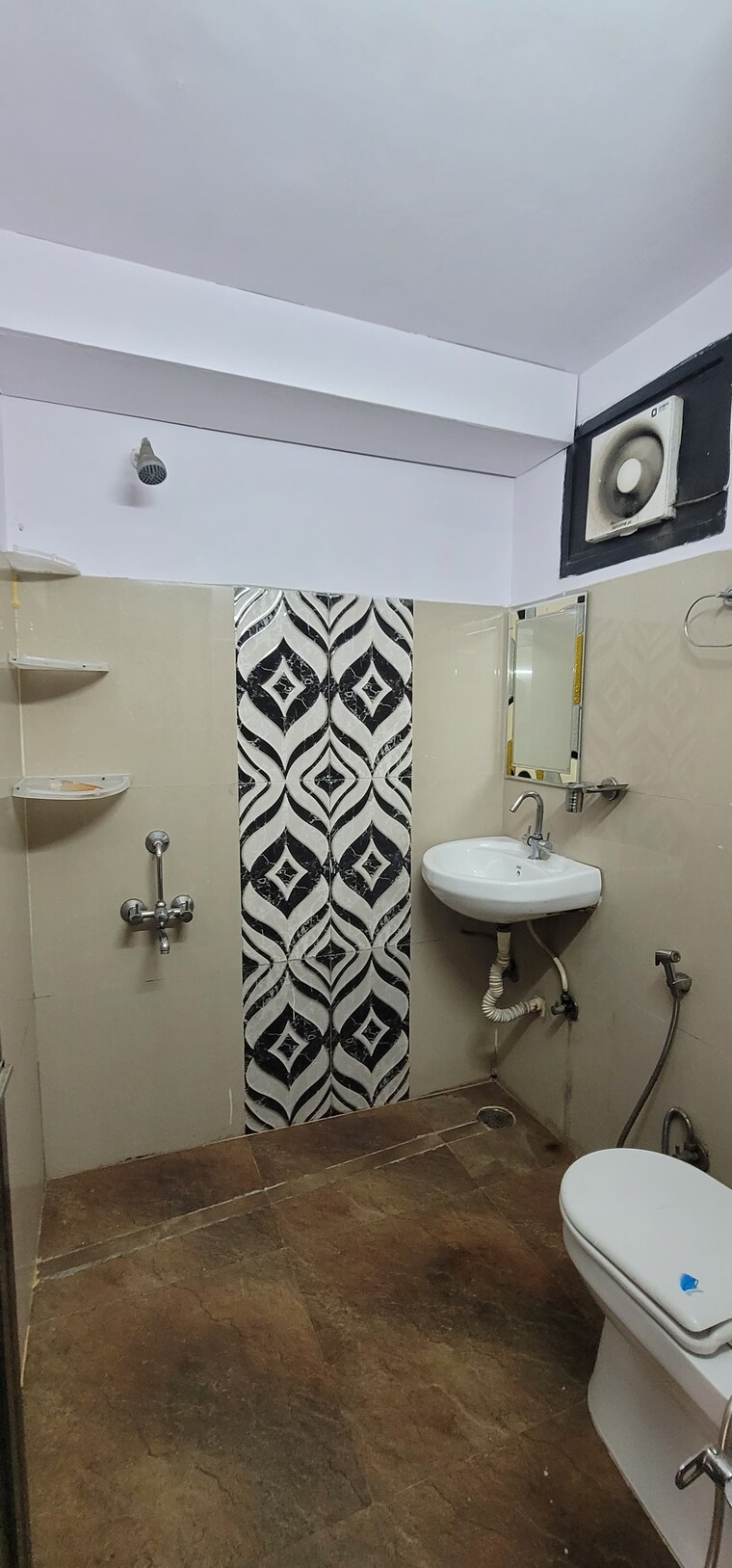 Bathroom, dayanand colony 6+ Bedroom 4500 Sq.Ft. Independent House In Dayanand Colony Delhi 8800066