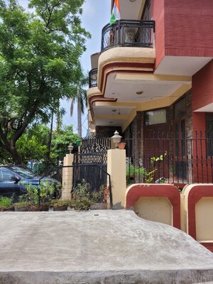 6+ BHK Villa – Exterior View View at Sector 36 - for Sale