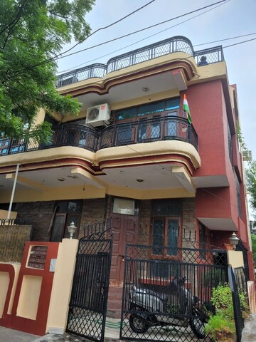 6+ BHK Villa – Exterior View View at Sector 36 - for Sale