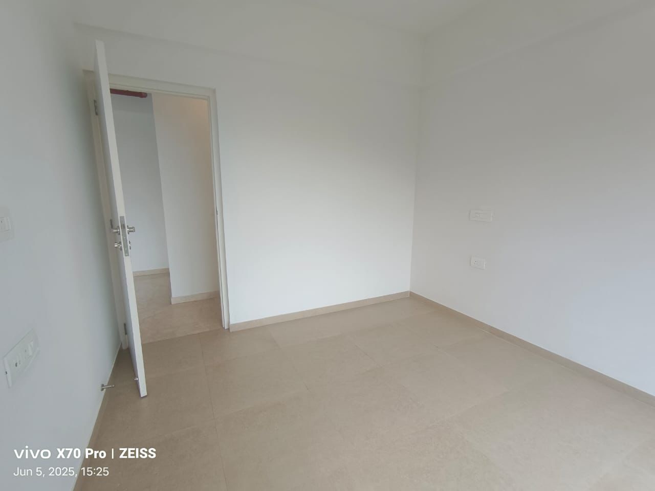 2 BHK Apartment For Rent in Kanakia Silicon Valley