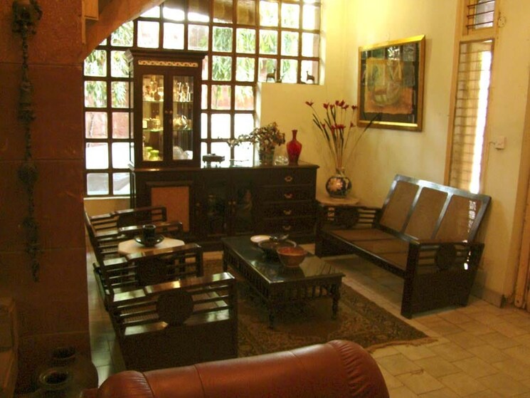 Living Room, sector 40 6+ Bedroom 450 Sq.Mt. Villa In Sector 40 Noida 8800067