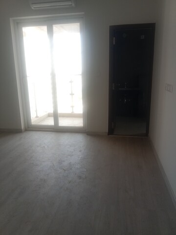 Room in 3 BHK Apartment at Shapoorji Pallonji Joyville Gurgaon, Sector 102 – for Rent