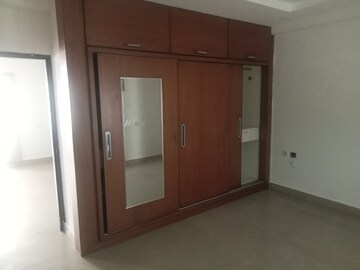 Room in 3 BHK Apartment at Chitrapuri Colony, Manikonda – for Sale