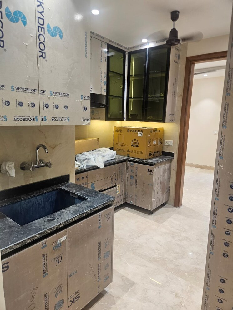 Kitchen, lajpat nagar 4 3 Bedroom 1800 Sq.Ft. Builder Floor In Lajpat Nagar 4 Delhi 8800105